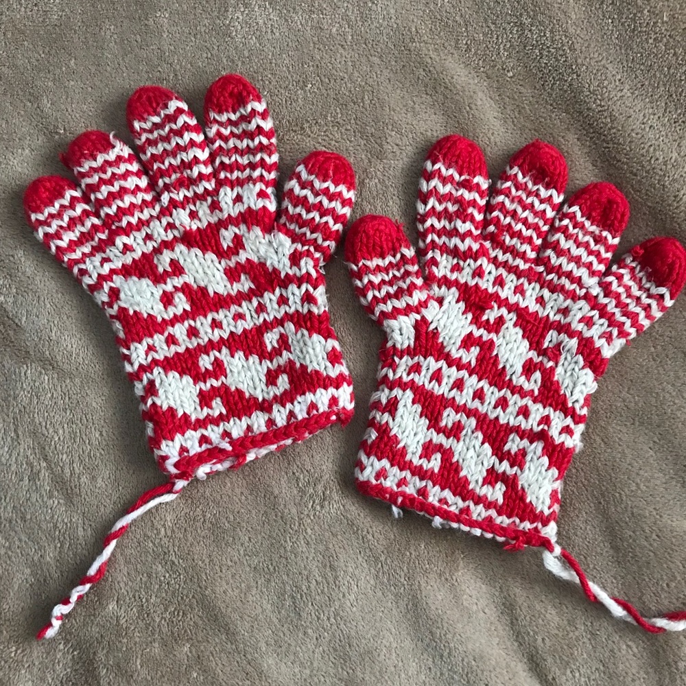 Chunky surfer-style hand-knit mittens / gloves